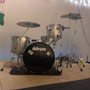 Meet your Posher, Lee